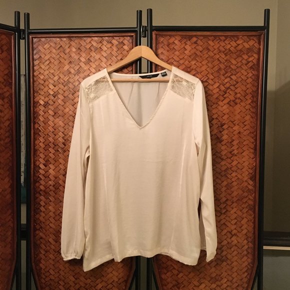 Vero Moda Sandra Lace Cream V-neck Boho Blouse - Picture 2 of 8